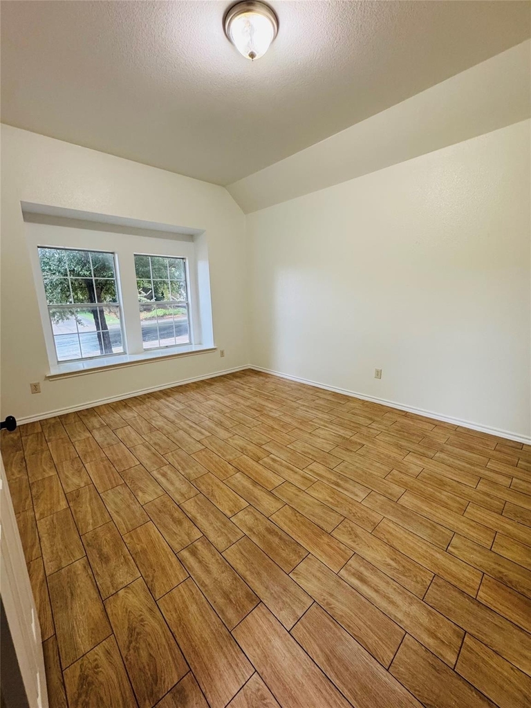 1303 Four Seasons Farm Dr - Photo 6