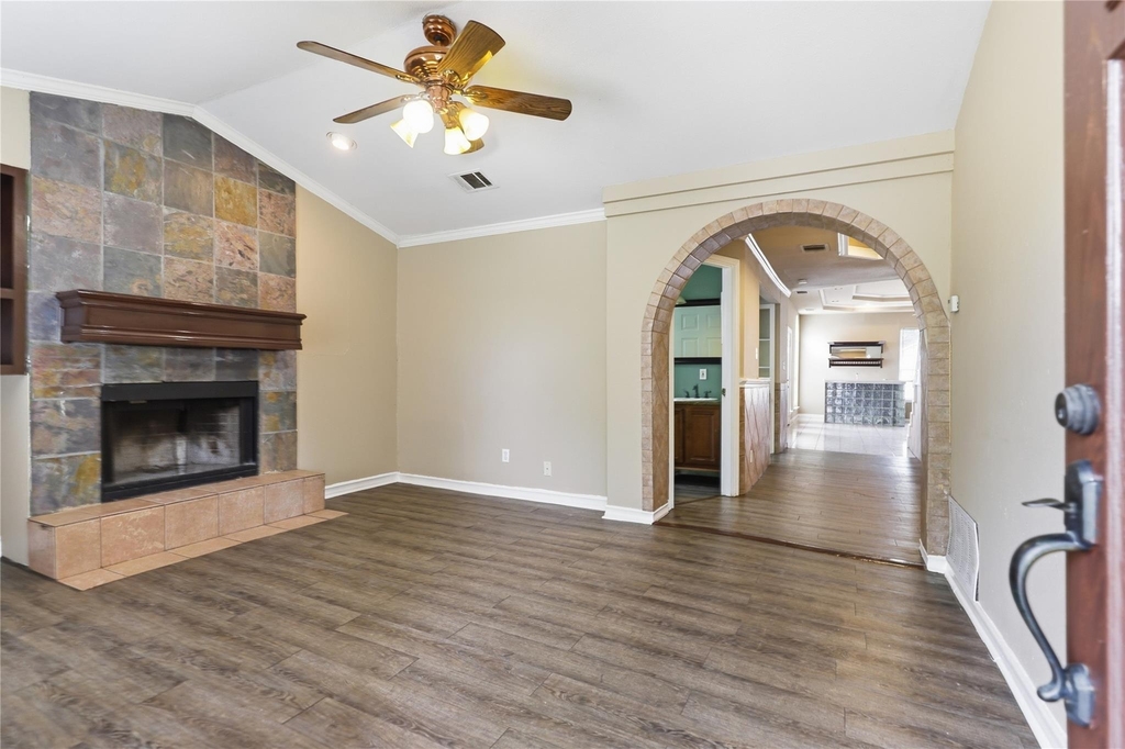 915 Vargas Rd - Photo 3