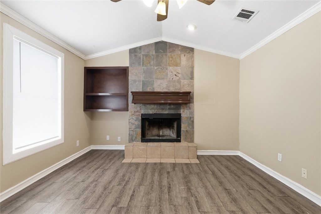 915 Vargas Rd - Photo 2