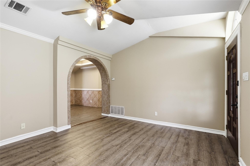 915 Vargas Rd - Photo 5