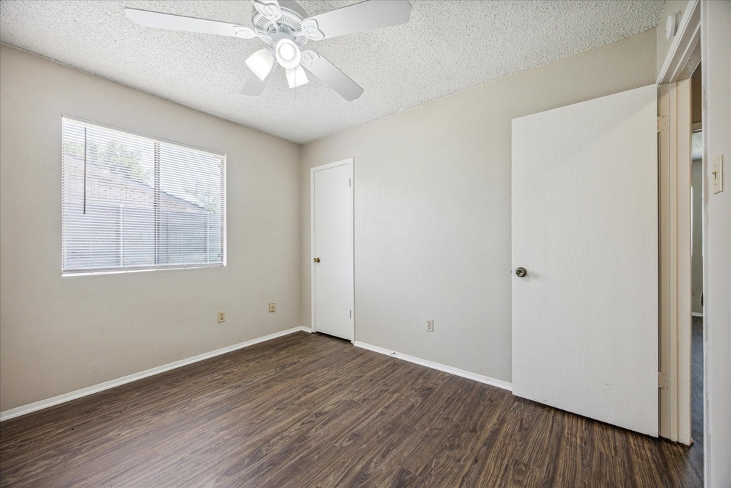 11104 Applewood Dr - Photo 4