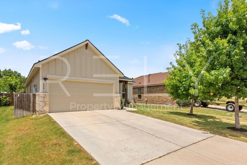 1600 Cliffbrake Way - Photo 1