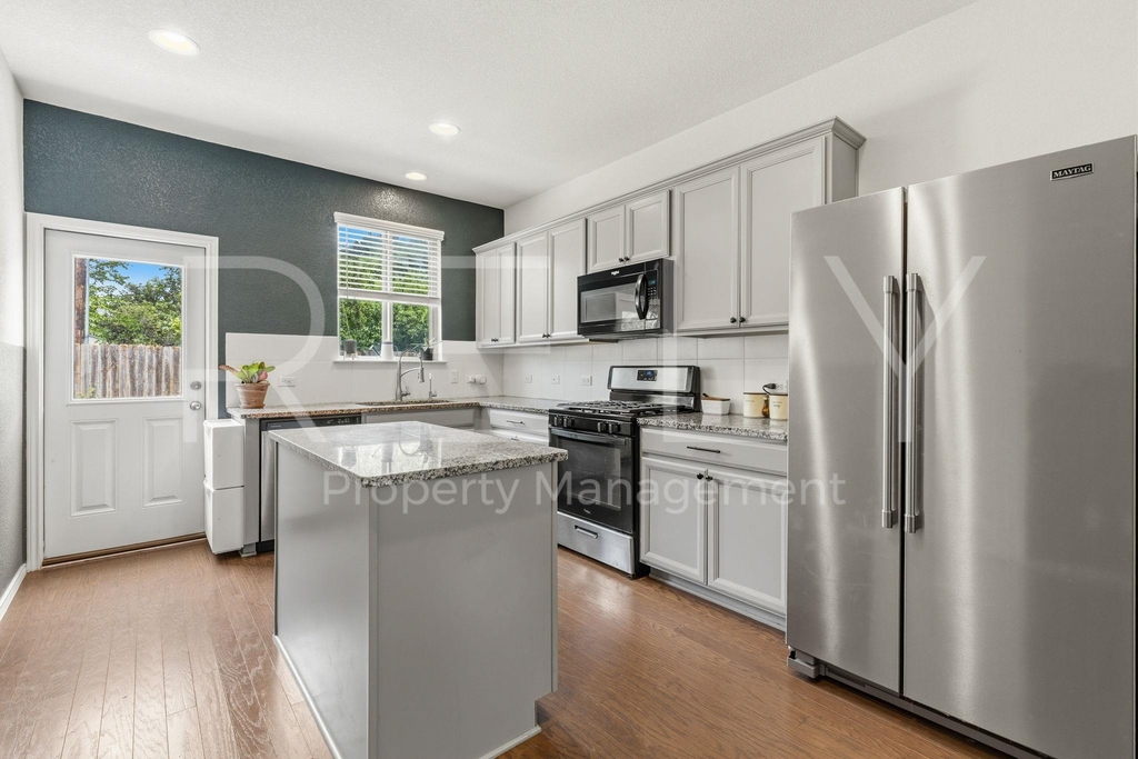 1600 Cliffbrake Way - Photo 14