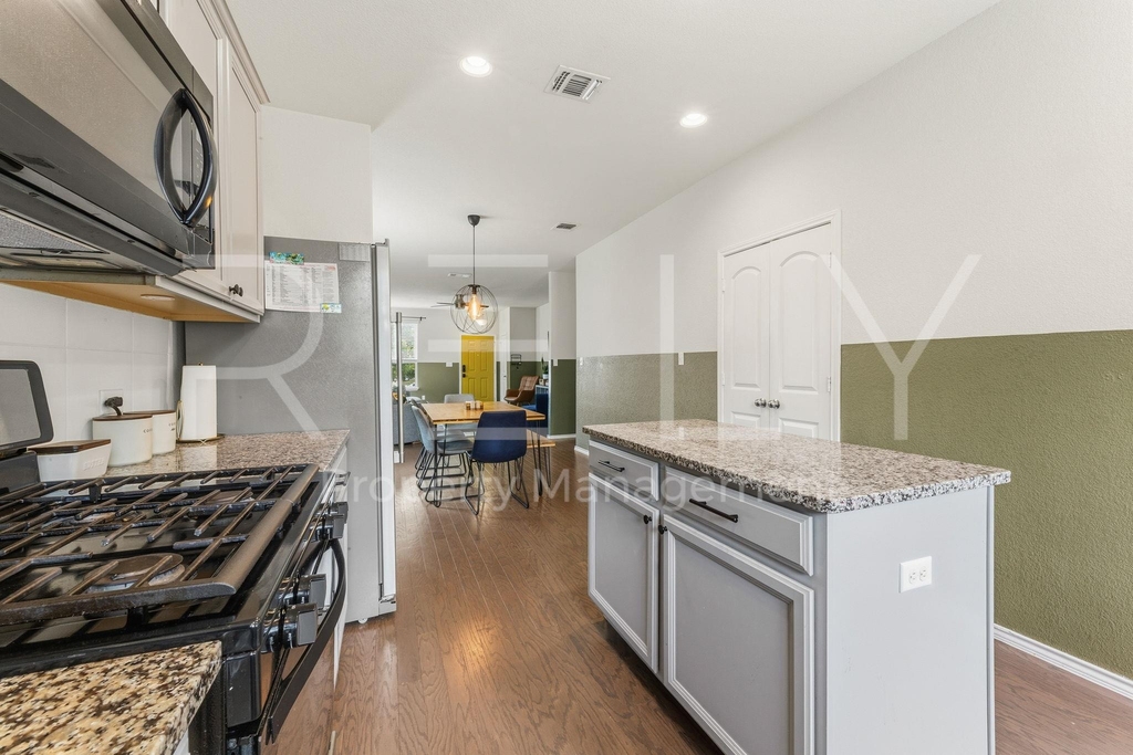1600 Cliffbrake Way - Photo 16