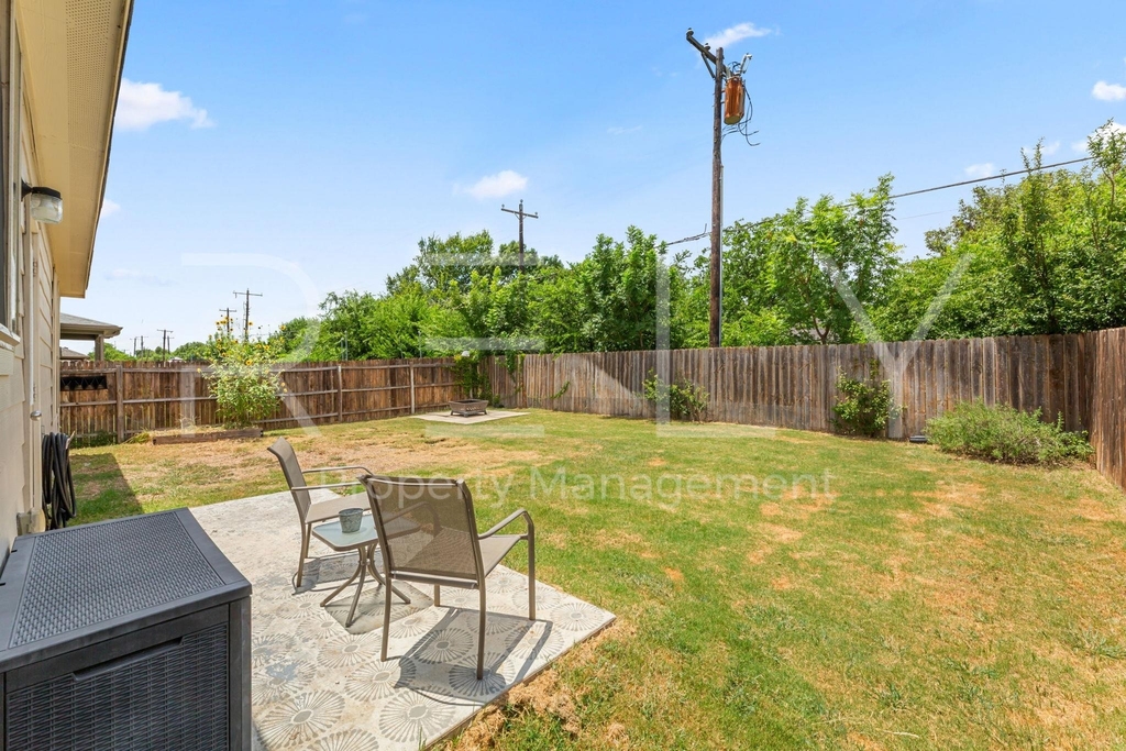 1600 Cliffbrake Way - Photo 31