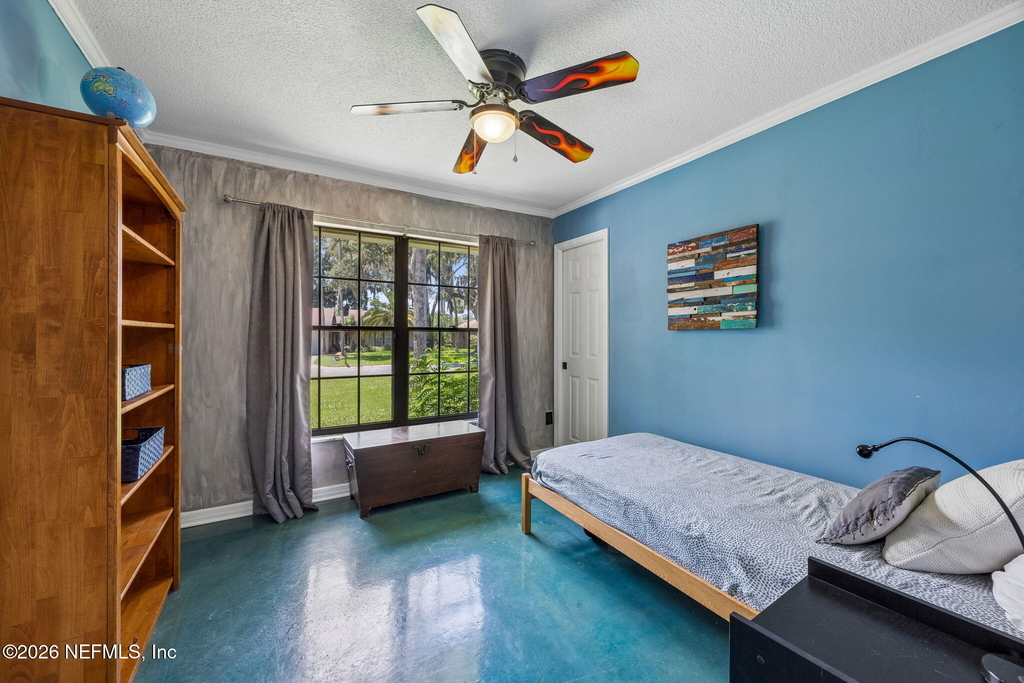 599 Alhambra Lane N - Photo 29