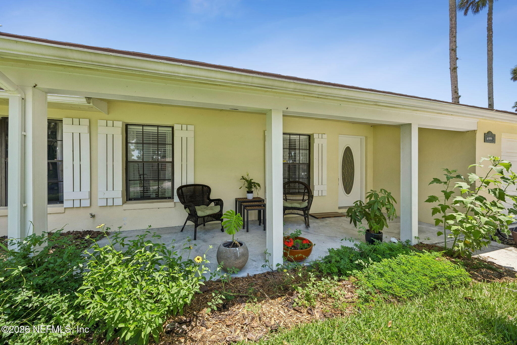 599 Alhambra Lane N - Photo 9