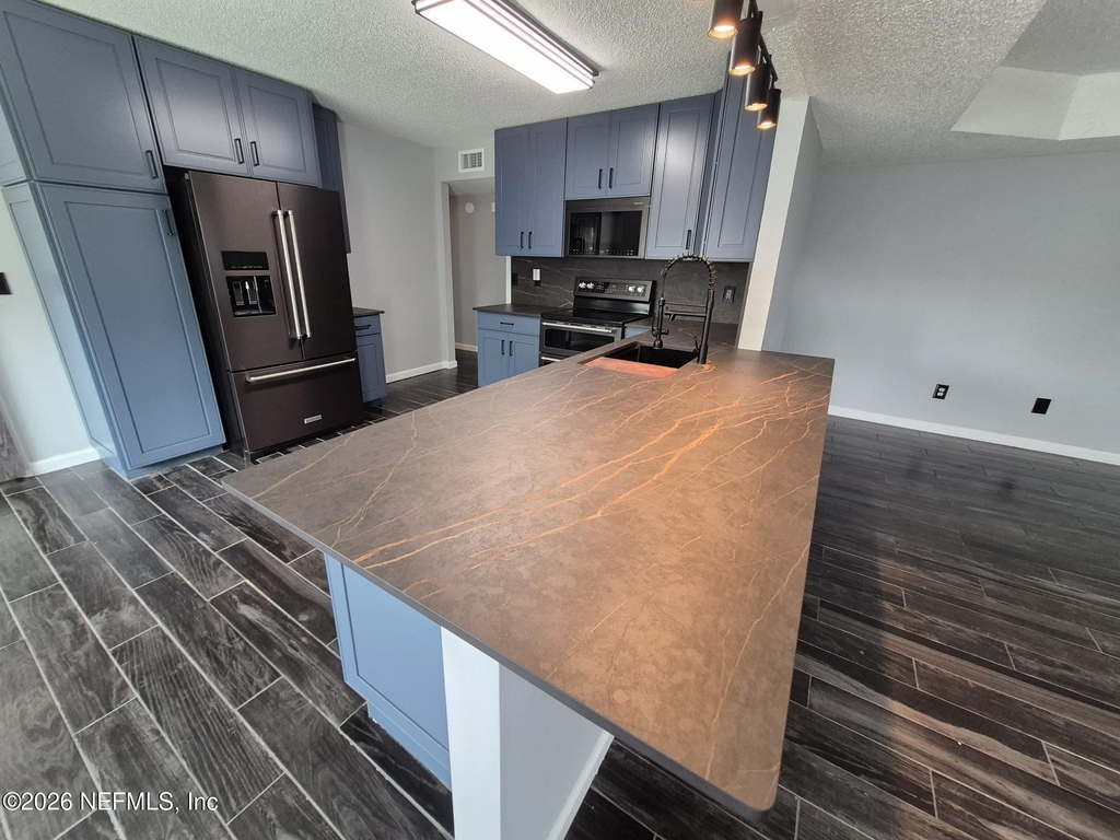 552 William Paca Street - Photo 7