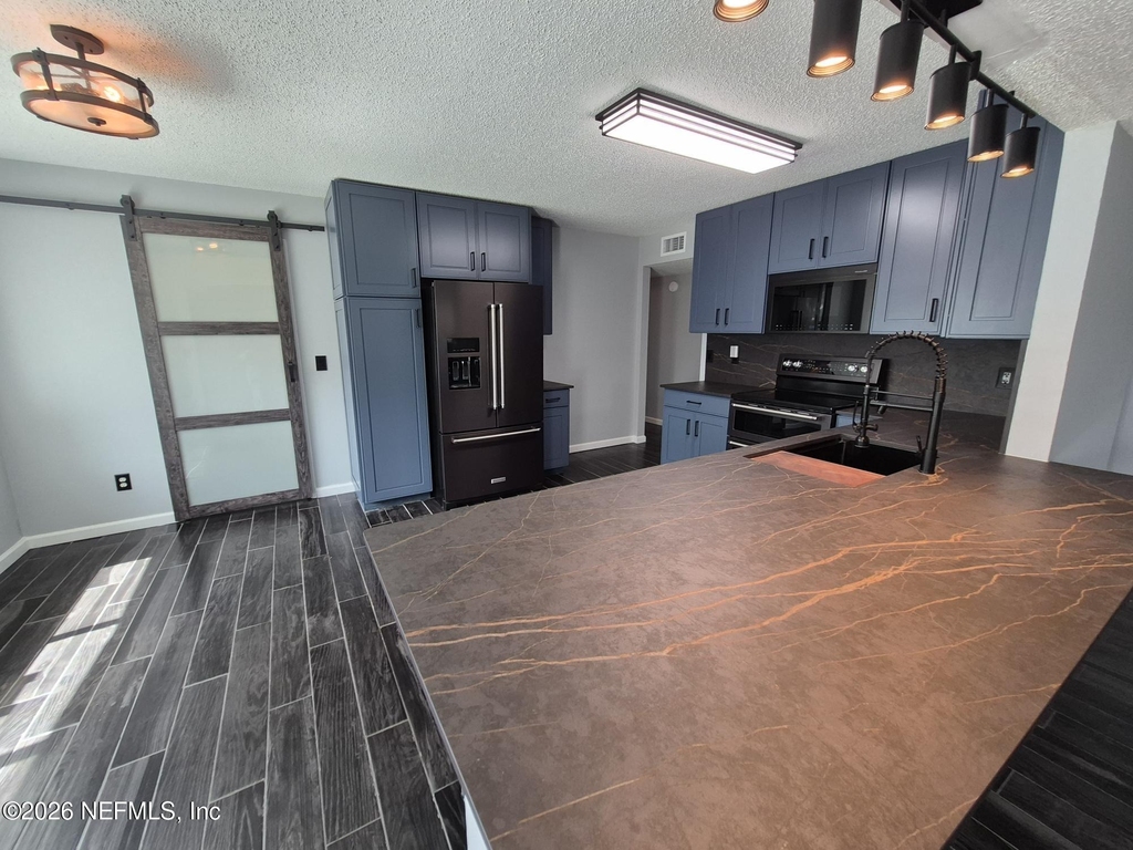 552 William Paca Street - Photo 6