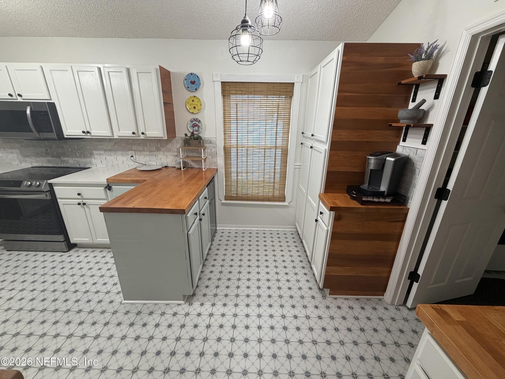 11058 Miata Court - Photo 8