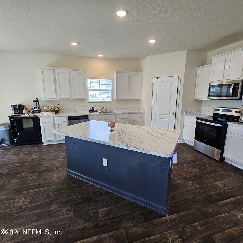 2144 Province Street - Photo 3