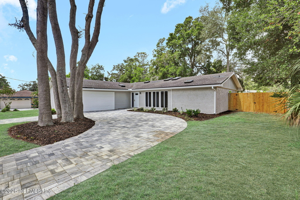 12522 Macaw Drive - Photo 2