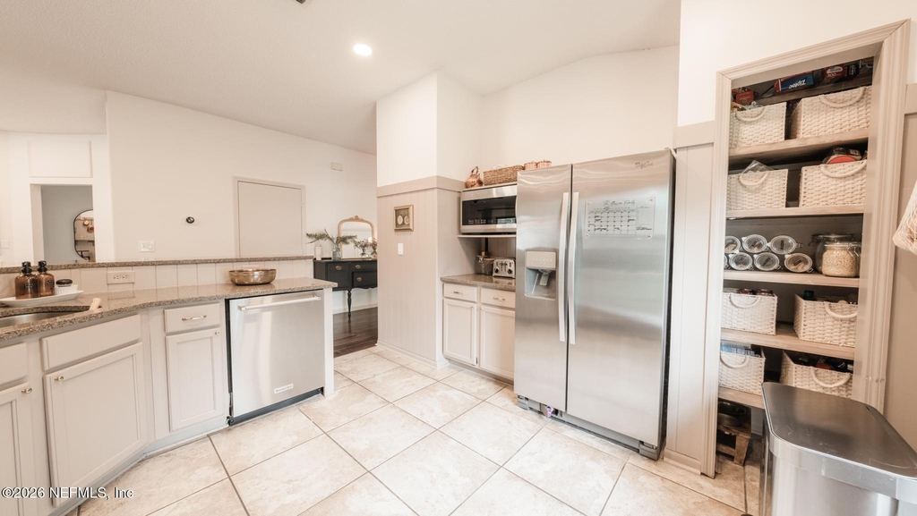 511 Chancellor Drive - Photo 12