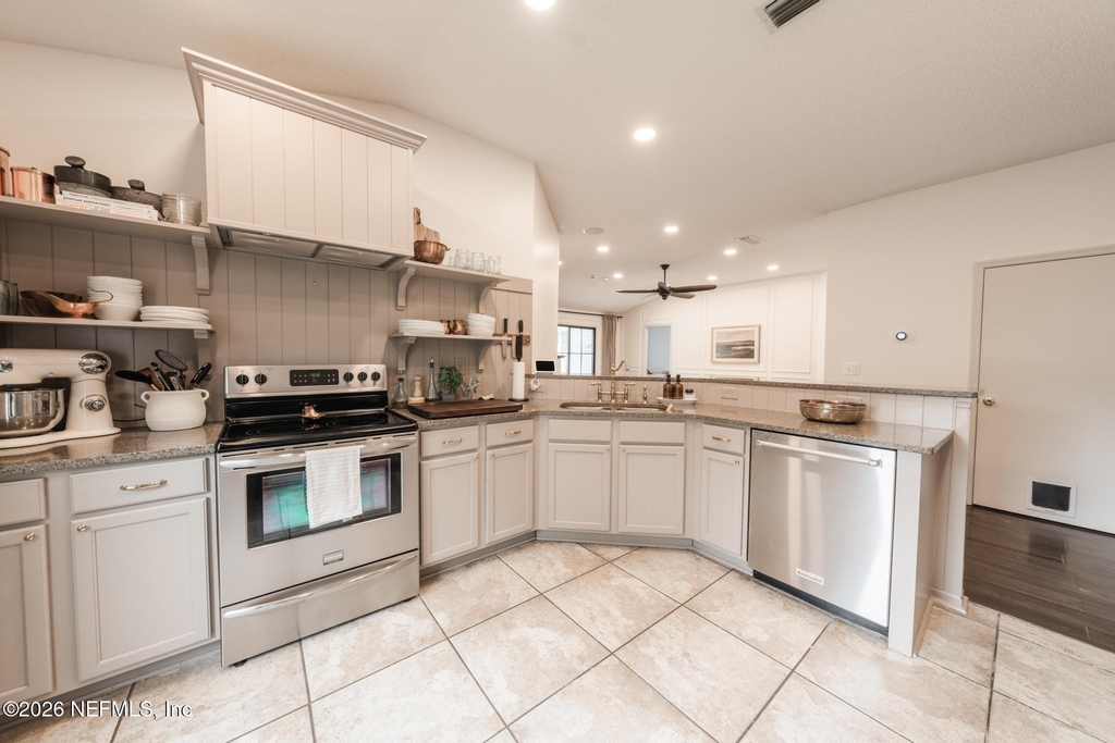 511 Chancellor Drive - Photo 11