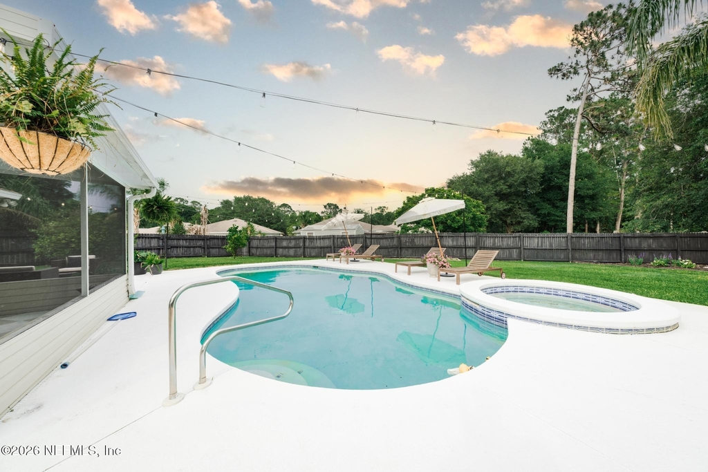 511 Chancellor Drive - Photo 2