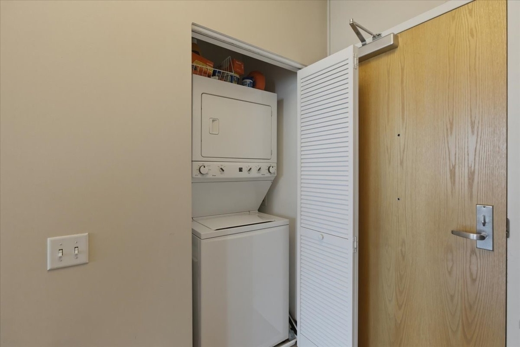757 N Orleans Street - Photo 8