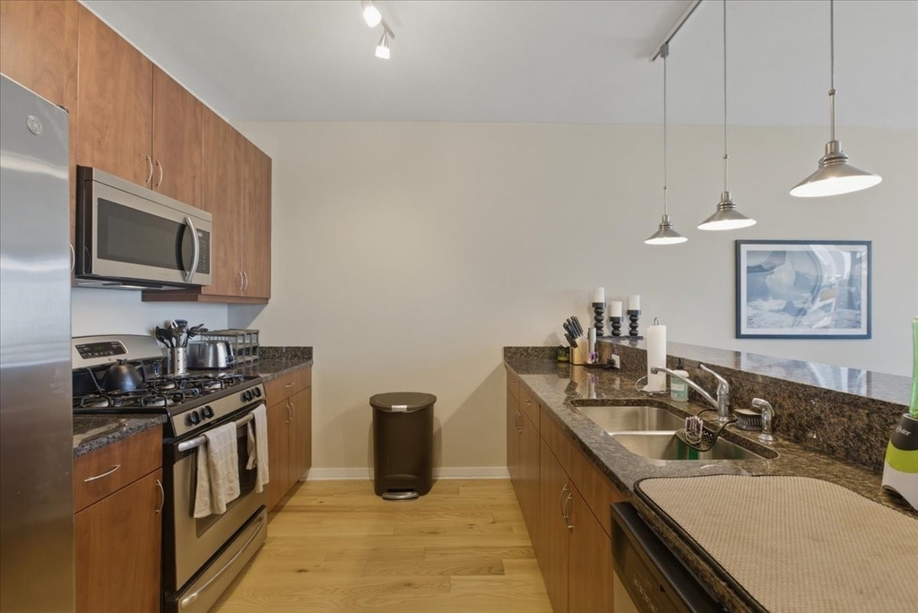 757 N Orleans Street - Photo 5