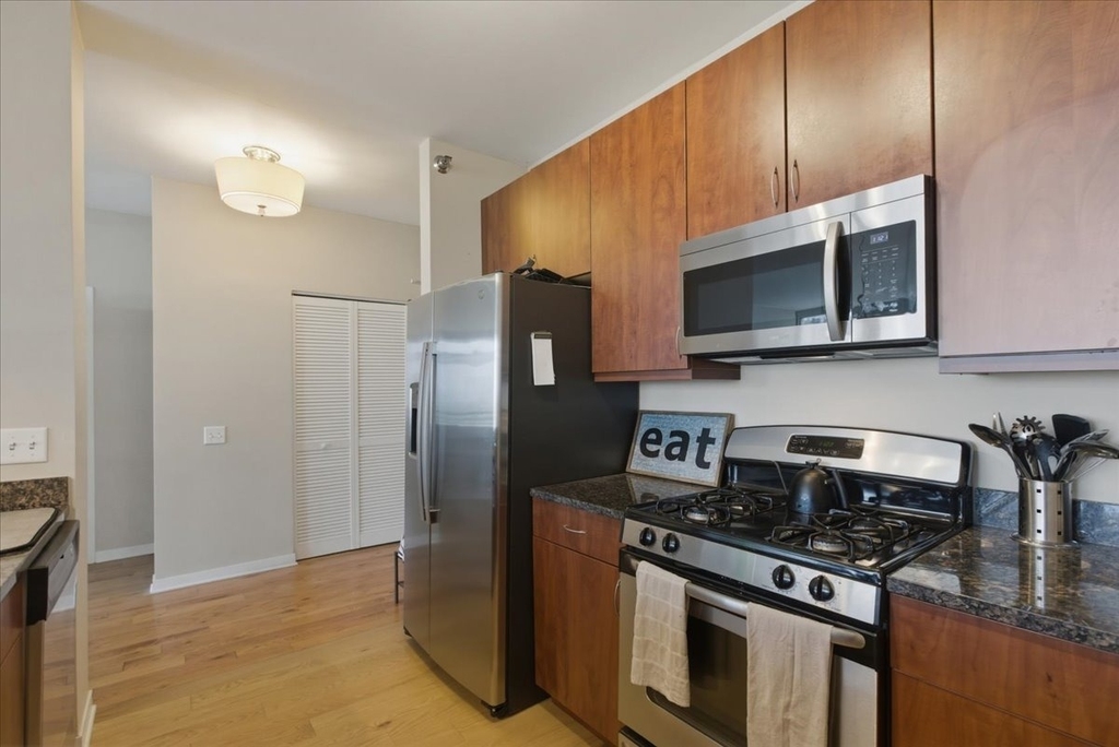757 N Orleans Street - Photo 3
