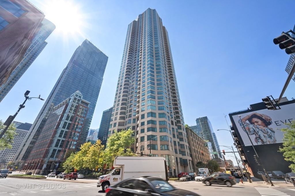 400 N La Salle Drive - Photo 16