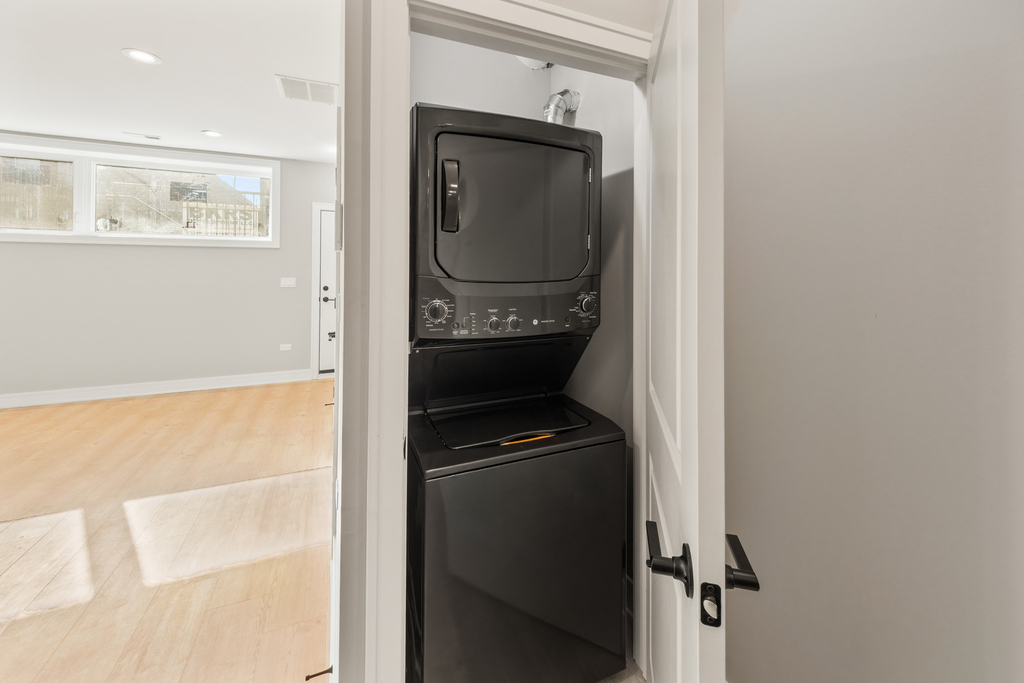 6639 S Langley Avenue - Photo 11