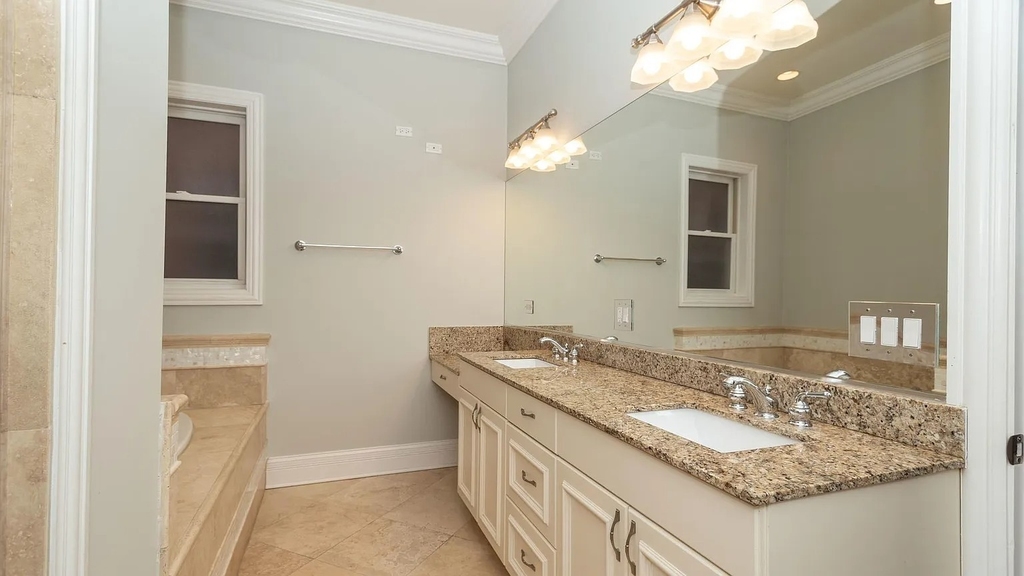 3929 N Western Avenue - Photo 9