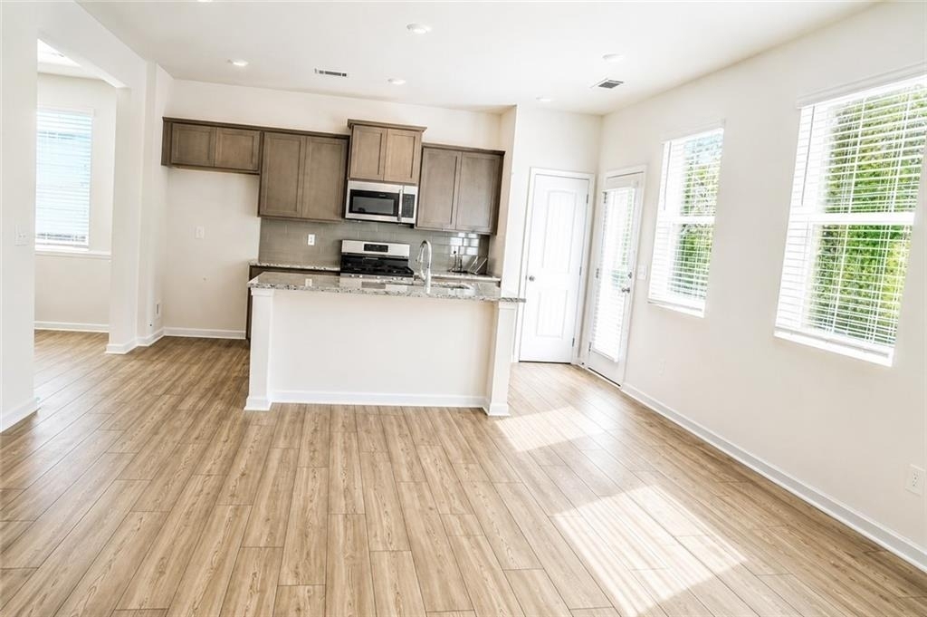 79 Pineview Drive - Photo 2