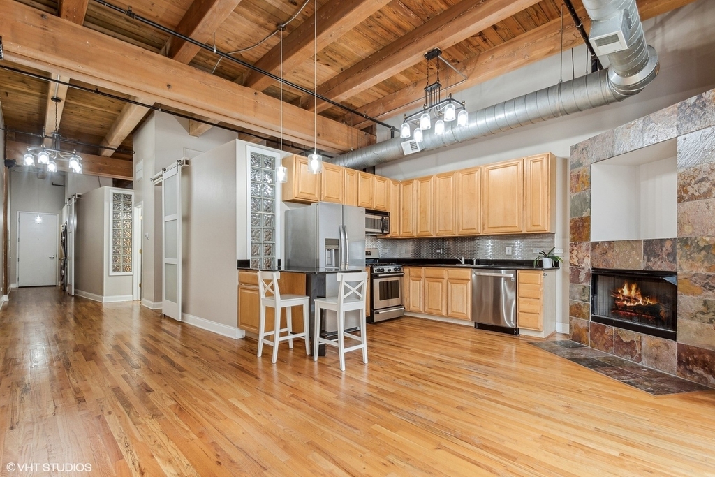 2735 W Armitage Avenue - Photo 1