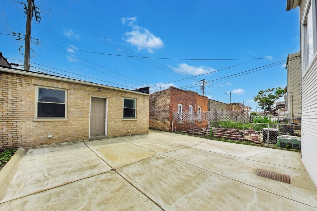 3019 S Normal Avenue - Photo 9