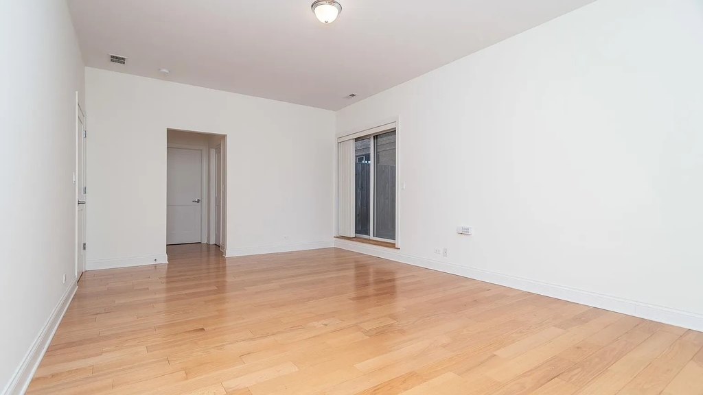 2352 W Byron Street - Photo 9