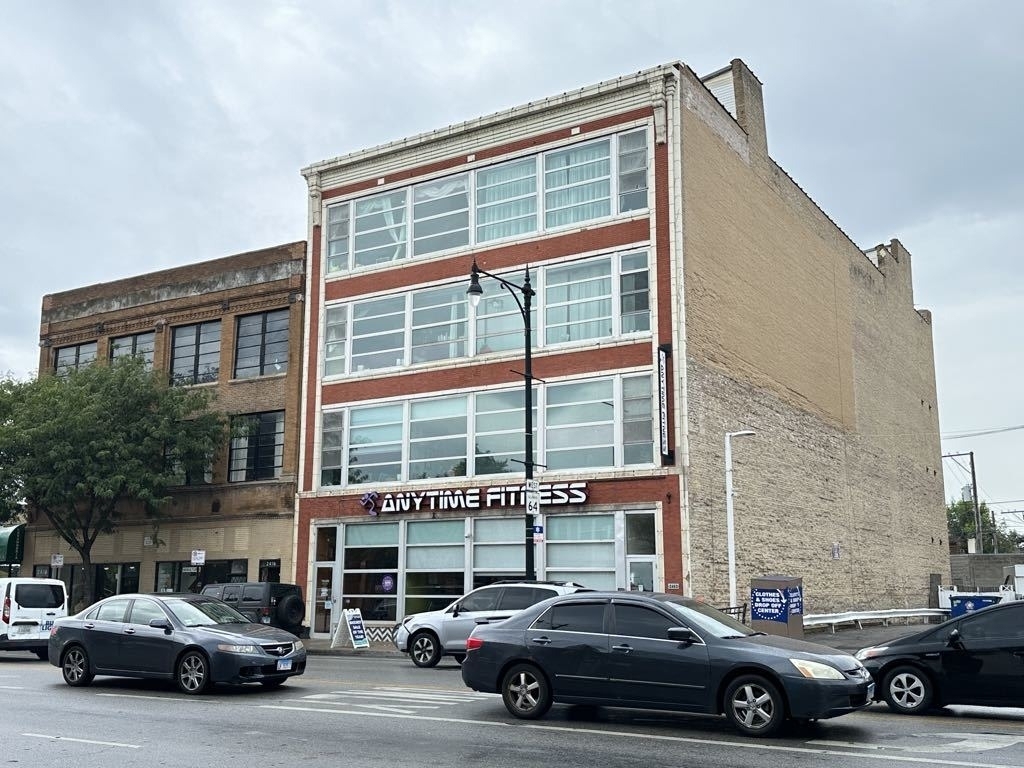 2412 W North Avenue - Photo 0