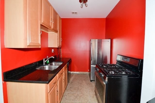 2412 W North Avenue - Photo 2