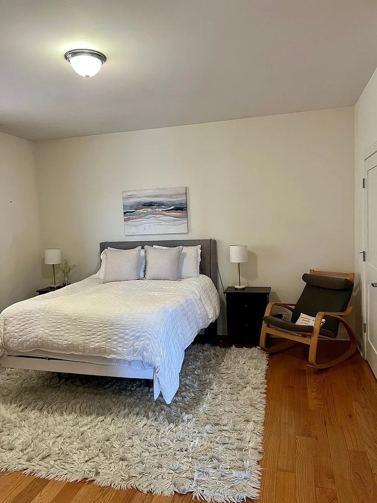 2352 W Byron Street - Photo 21
