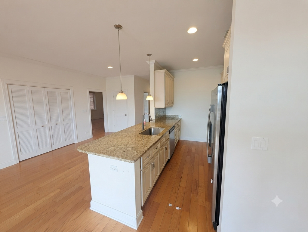 2352 W Byron Street - Photo 11