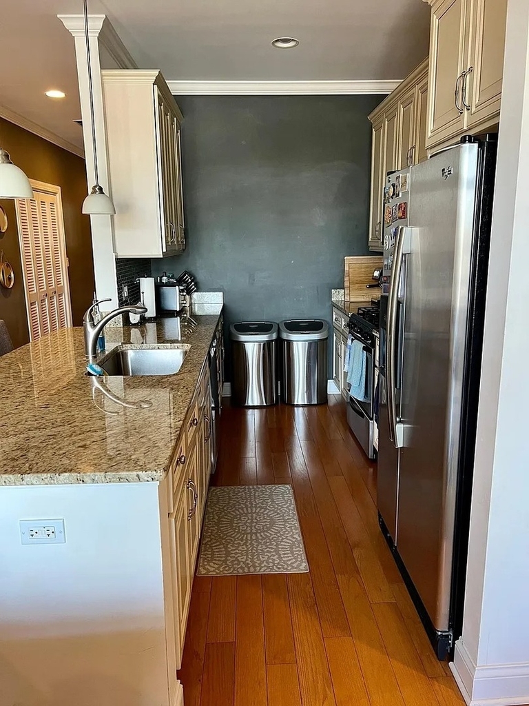 2352 W Byron Street - Photo 3