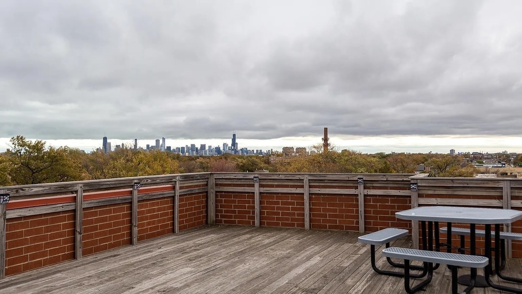 2352 W Byron Street - Photo 24