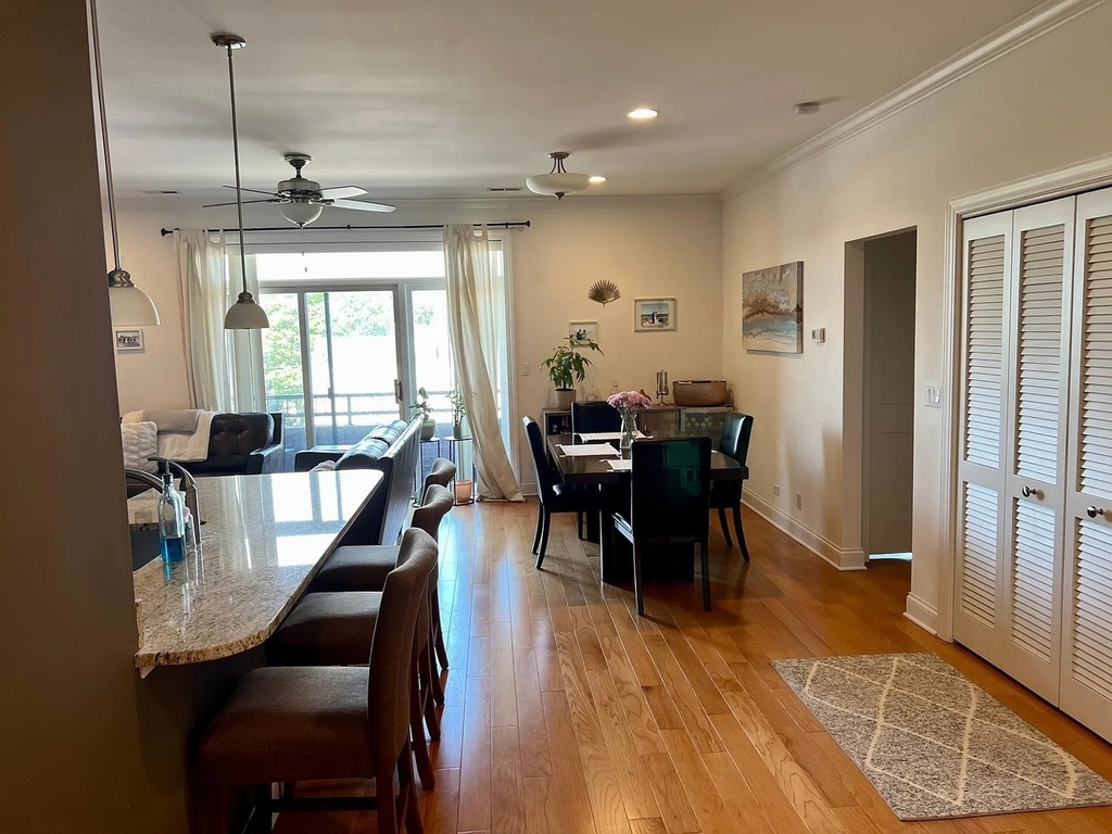2352 W Byron Street - Photo 10