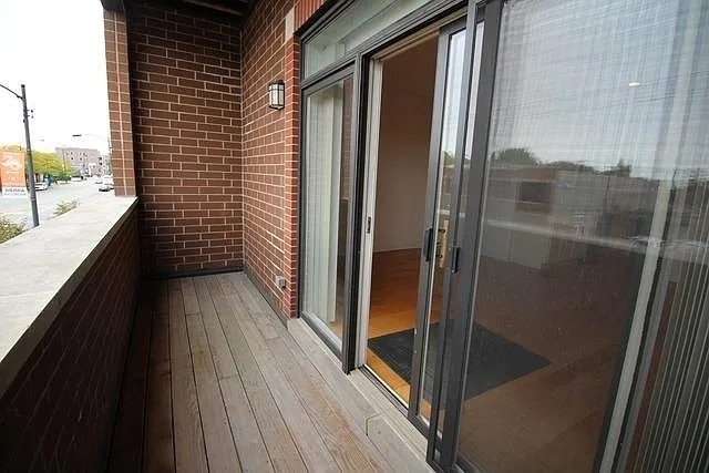 2352 W Byron Street - Photo 11
