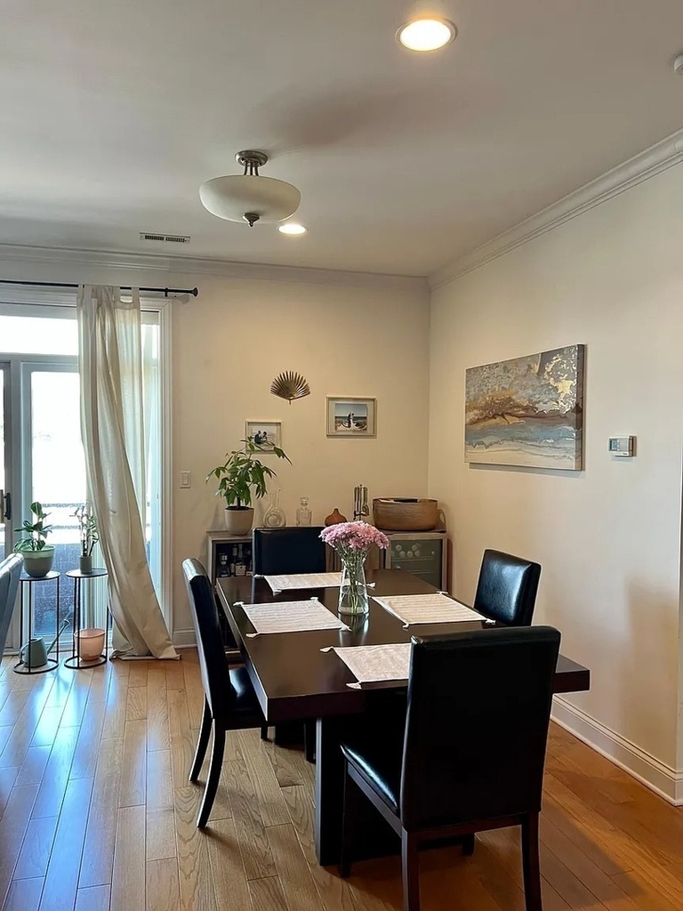 2352 W Byron Street - Photo 12