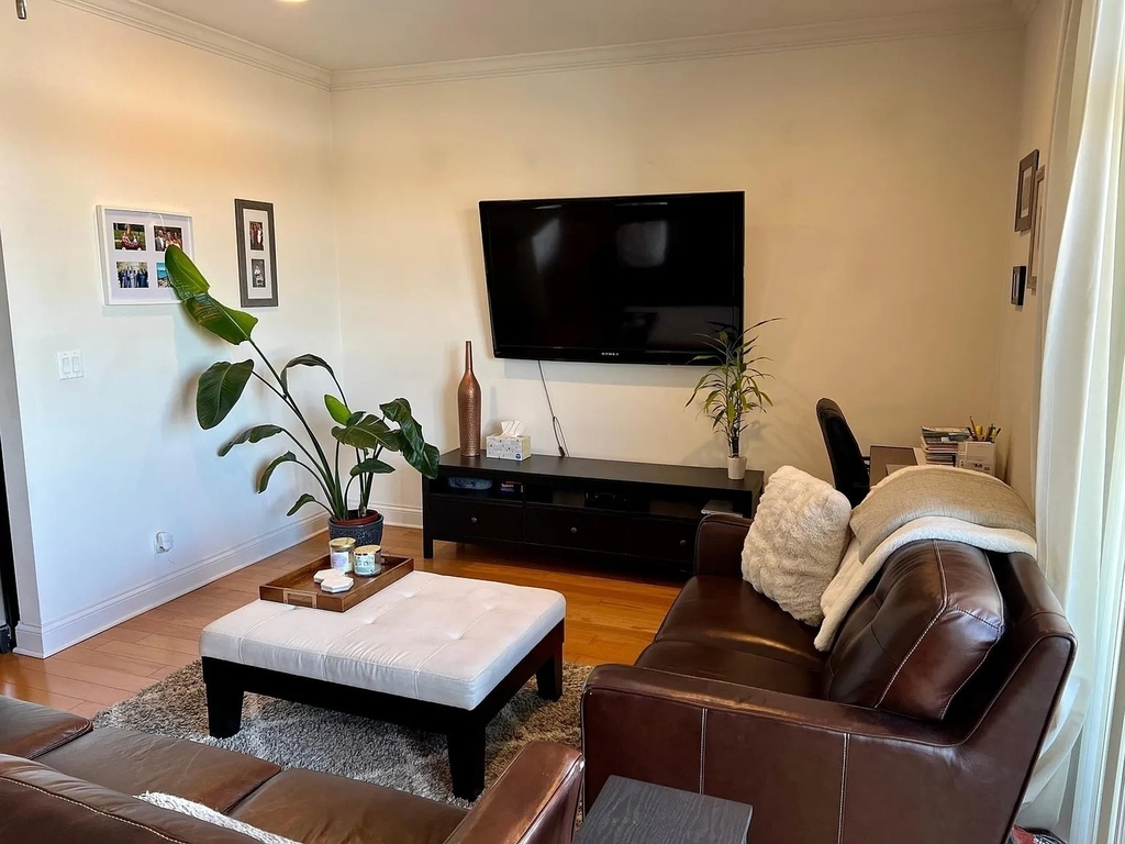 2352 W Byron Street - Photo 6