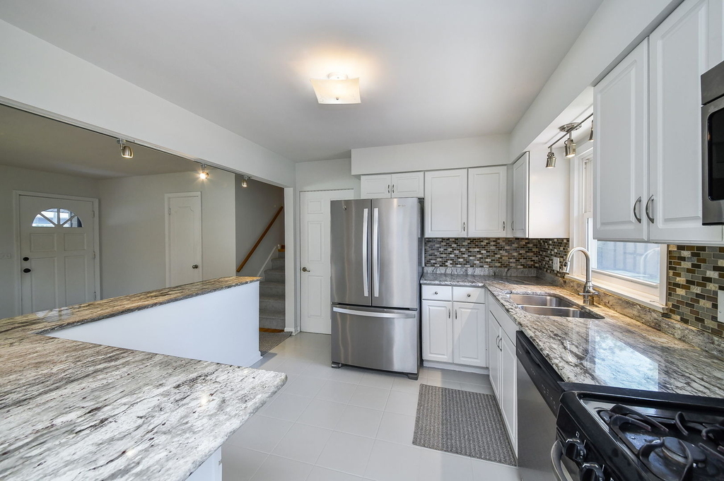 36 Robin Hill Drive - Photo 5