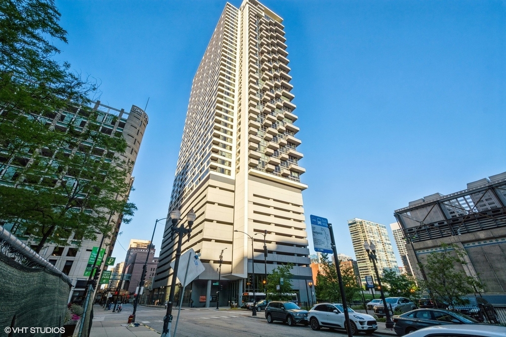 235 W Van Buren Street - Photo 0