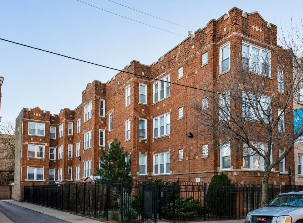 3221 W Division Street - Photo 0