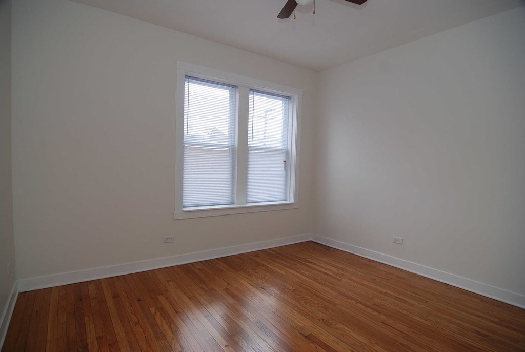 3221 W Division Street - Photo 9