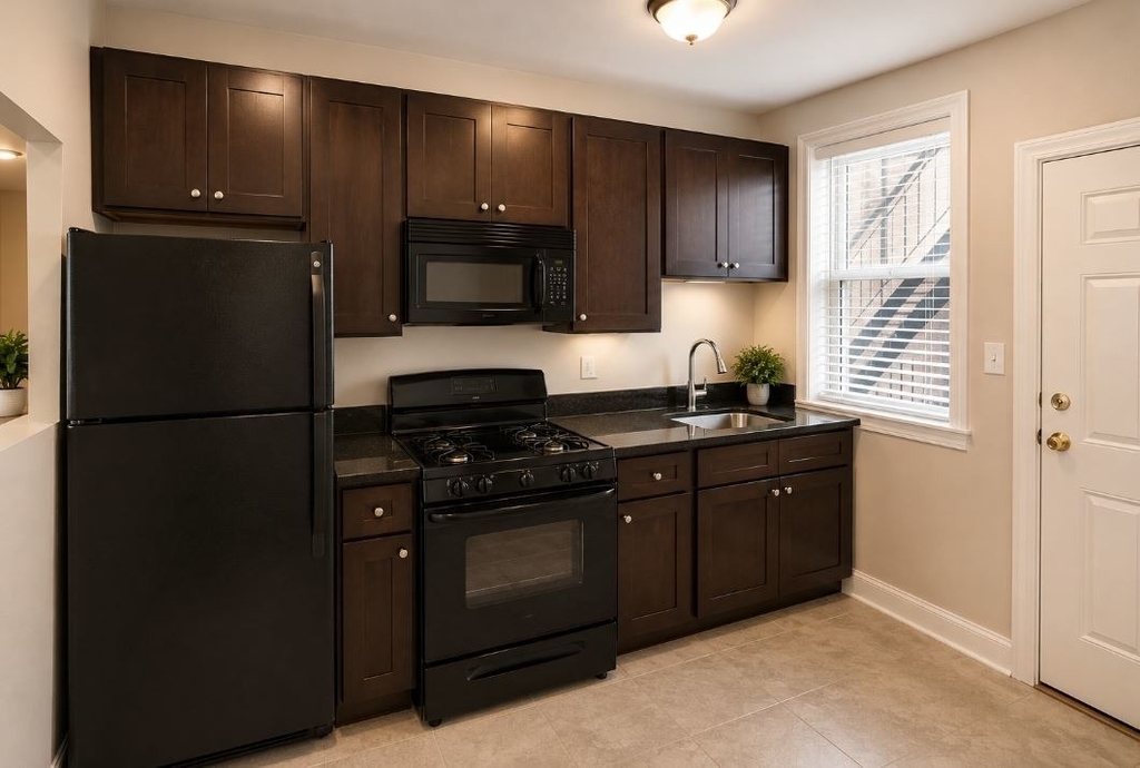 3221 W Division Street - Photo 1