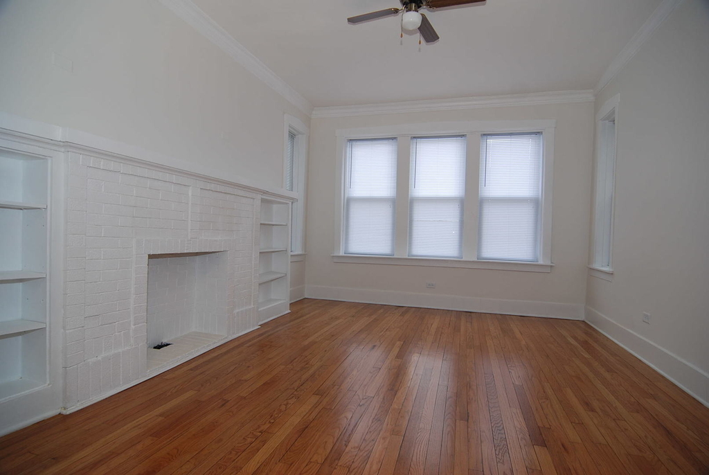 3221 W Division Street - Photo 1