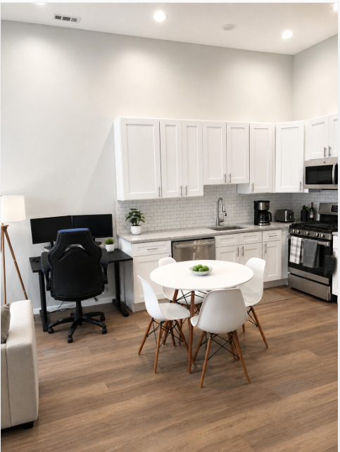 2501 N Southport Avenue - Photo 3