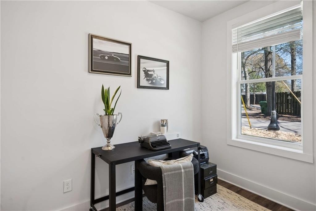 1350 May Avenue Se - Photo 5