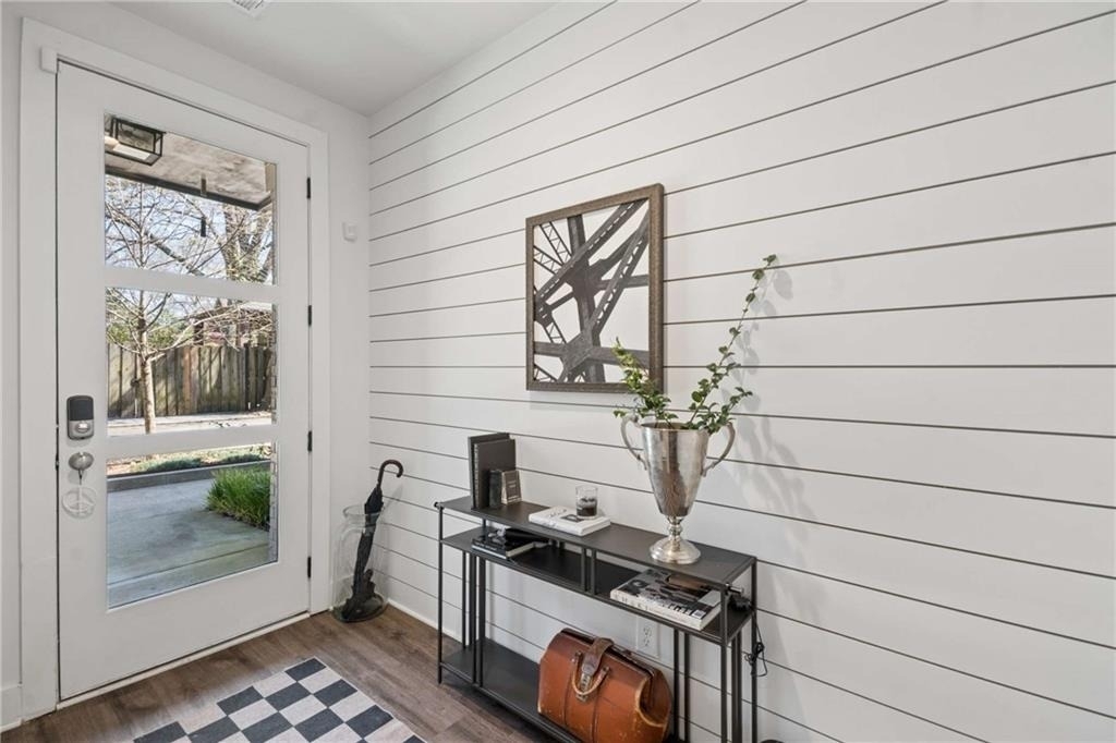 1350 May Avenue Se - Photo 4