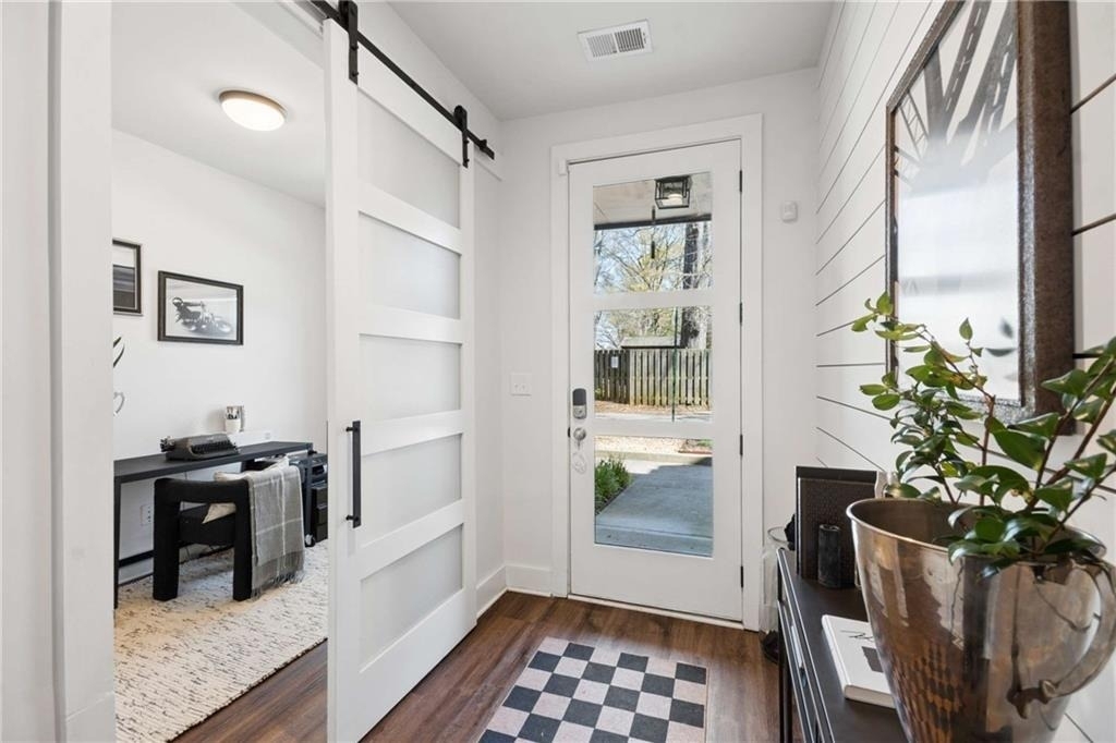 1350 May Avenue Se - Photo 3