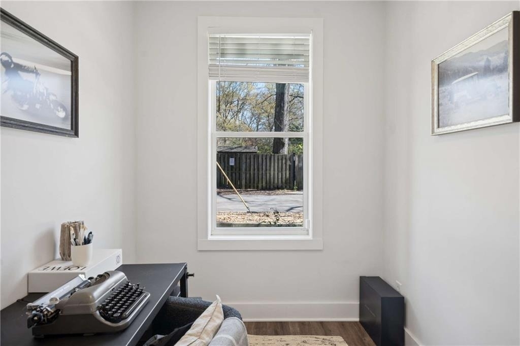 1350 May Avenue Se - Photo 6